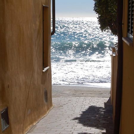 Hotel Arabesque Varigotti Esterno foto