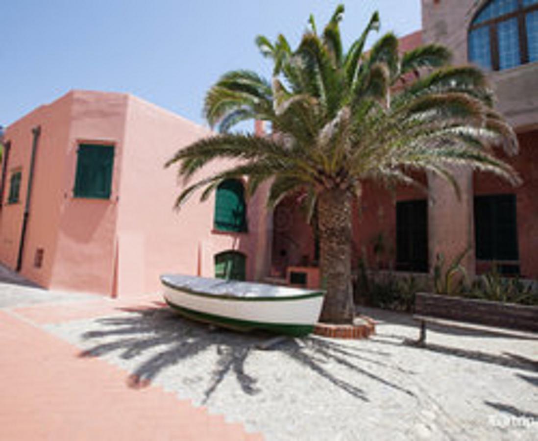 Hotel Arabesque Varigotti Esterno foto