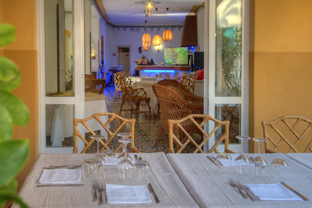 Hotel Arabesque Varigotti Esterno foto
