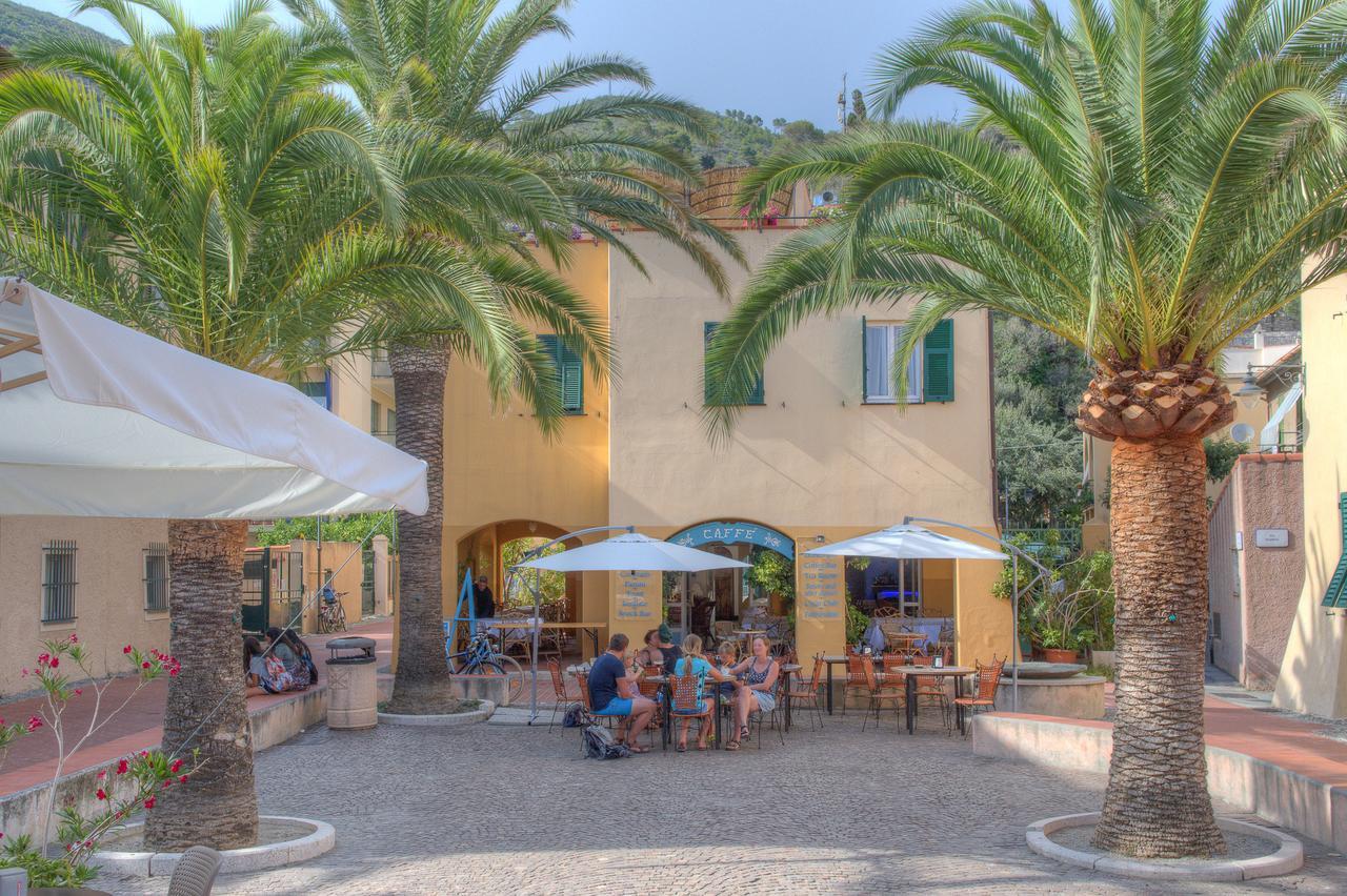 Hotel Arabesque Varigotti Esterno foto