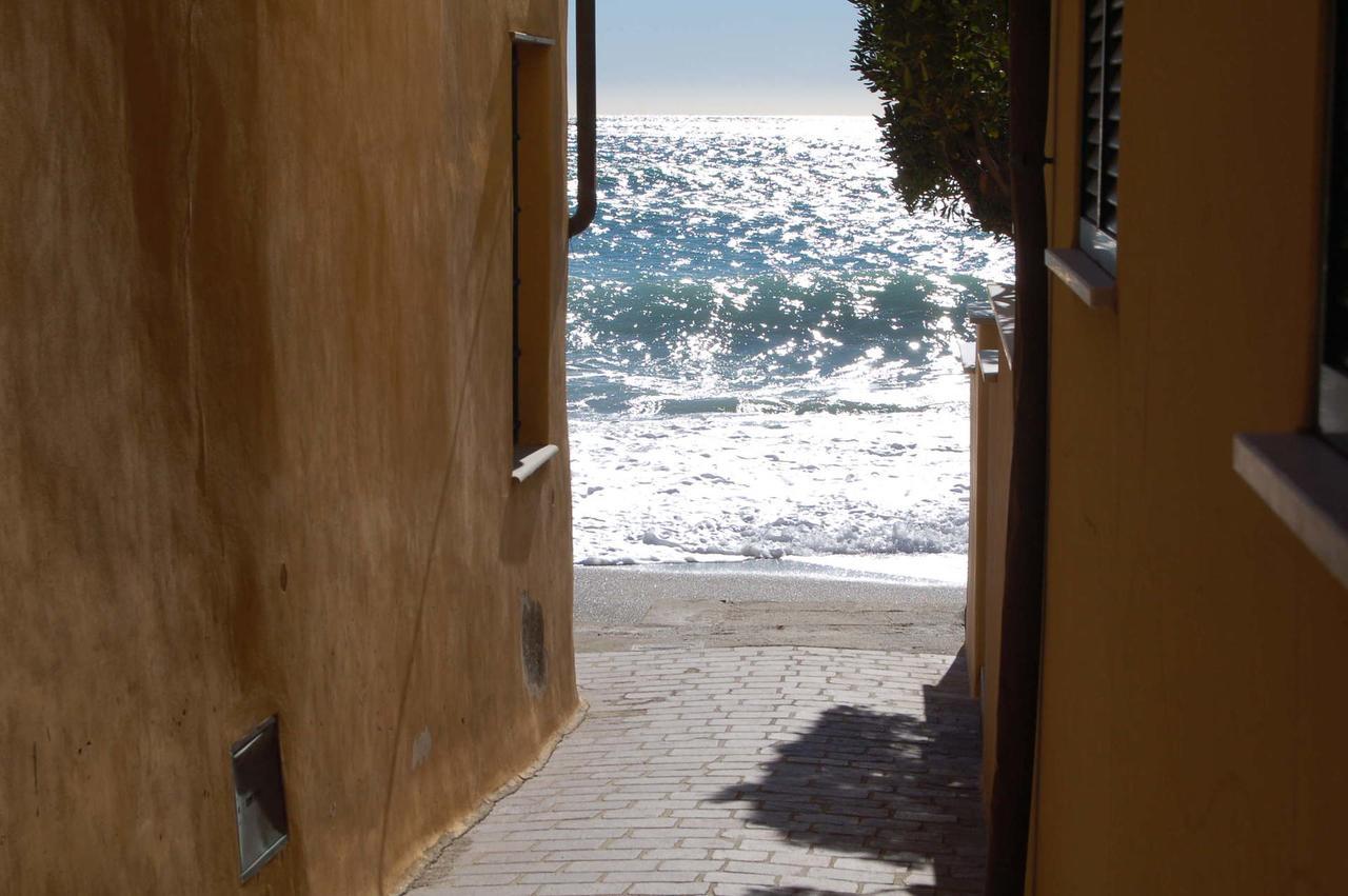Hotel Arabesque Varigotti Esterno foto