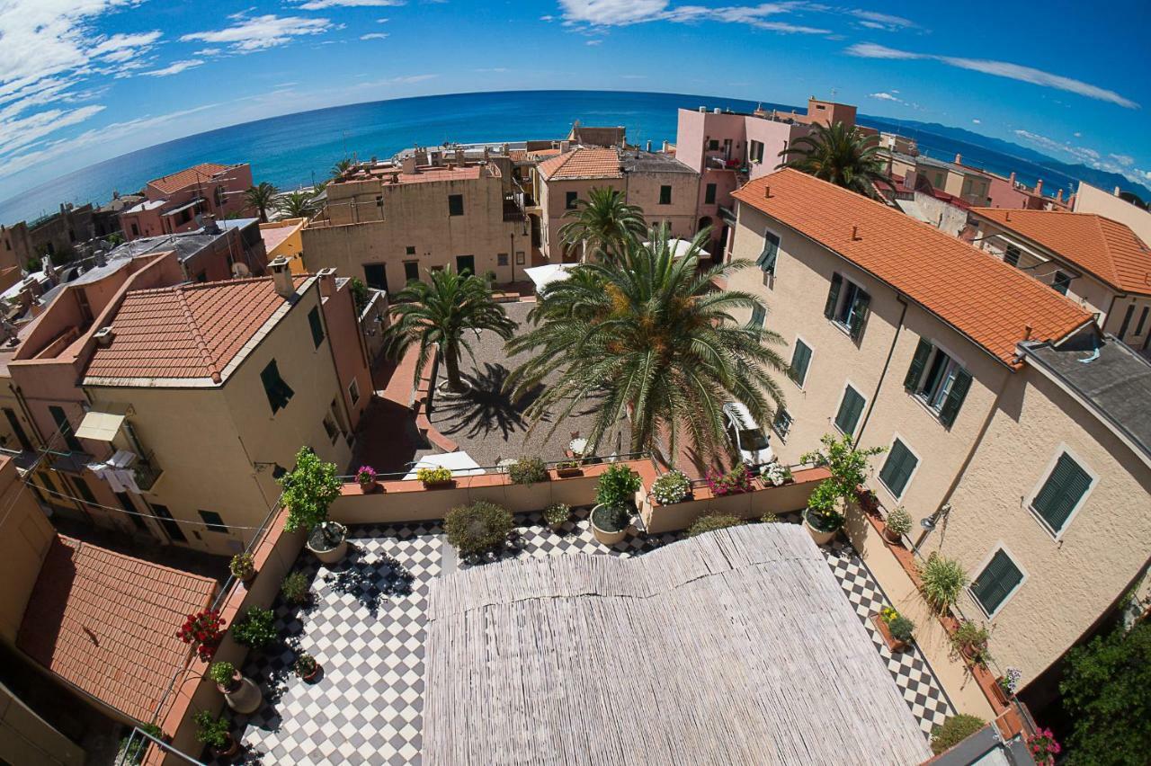 Hotel Arabesque Varigotti Esterno foto