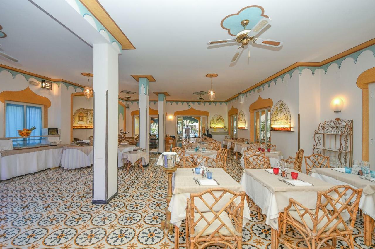 Hotel Arabesque Varigotti Esterno foto