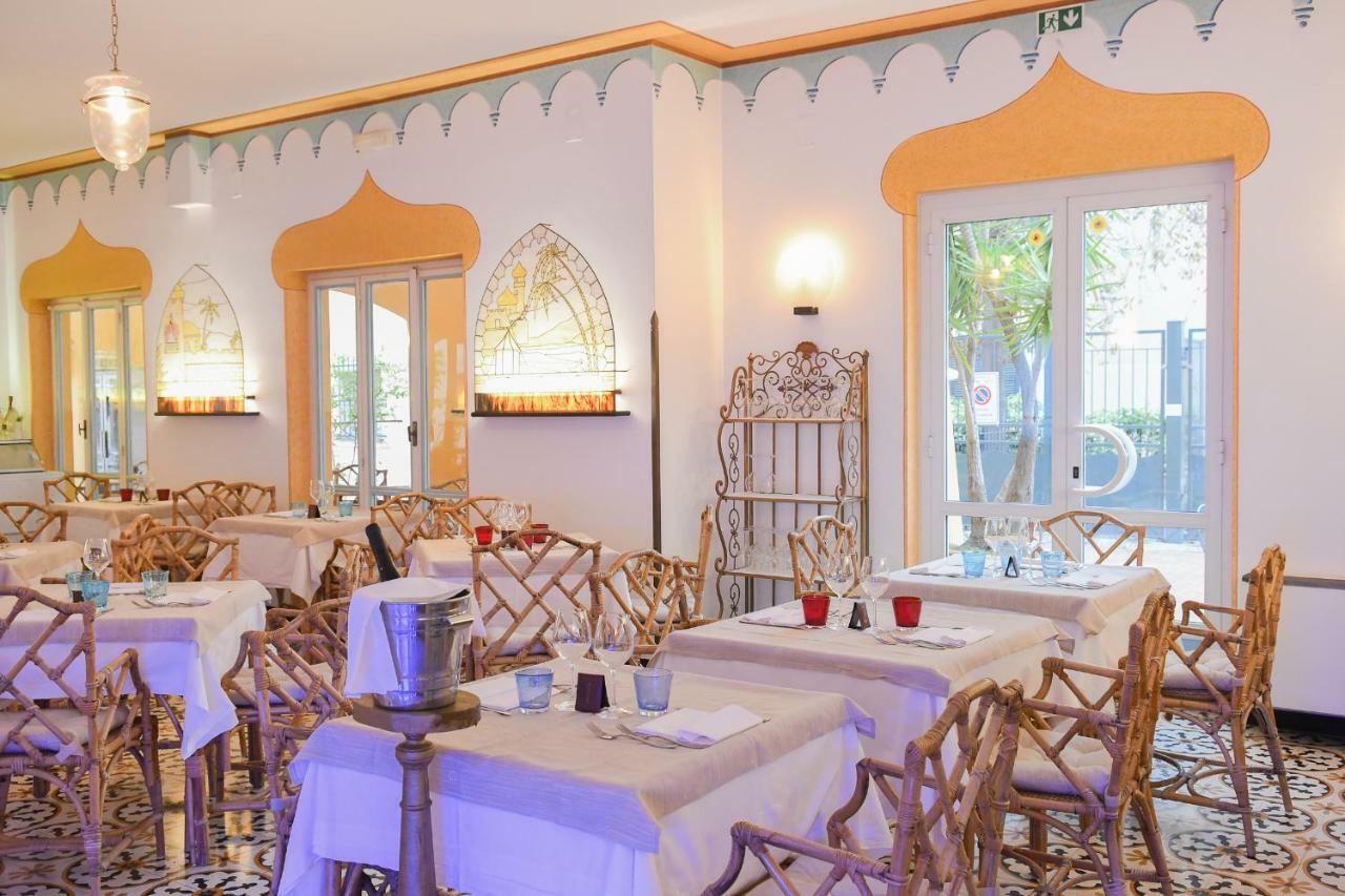 Hotel Arabesque Varigotti Esterno foto