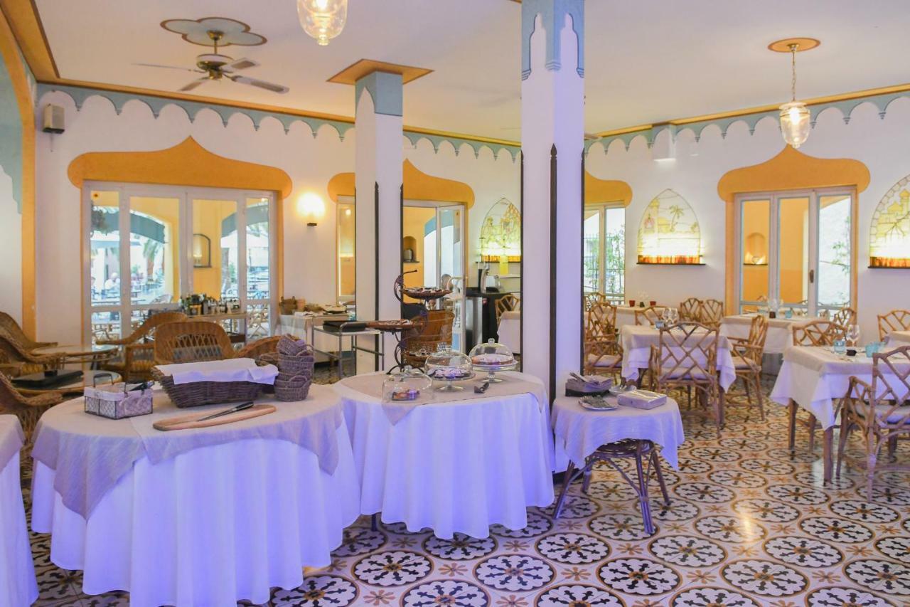 Hotel Arabesque Varigotti Esterno foto