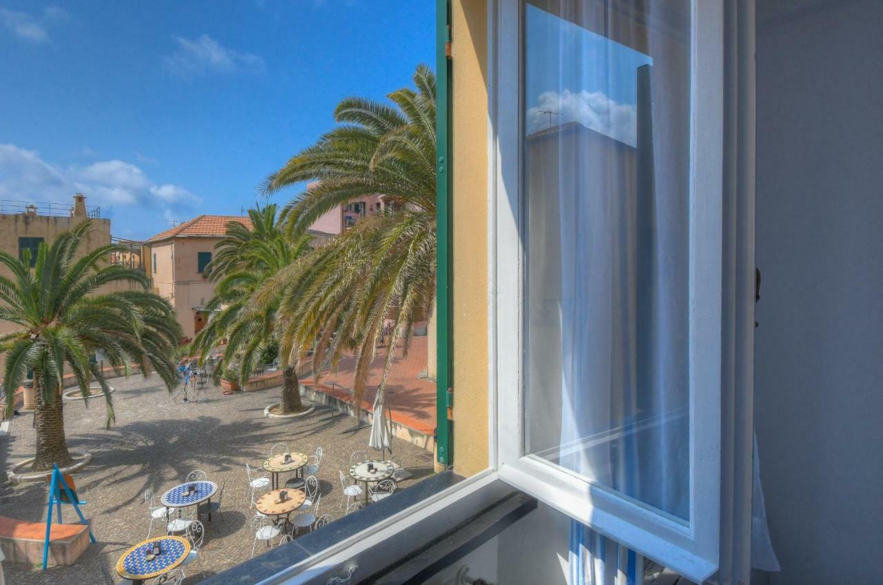 Hotel Arabesque Varigotti Esterno foto