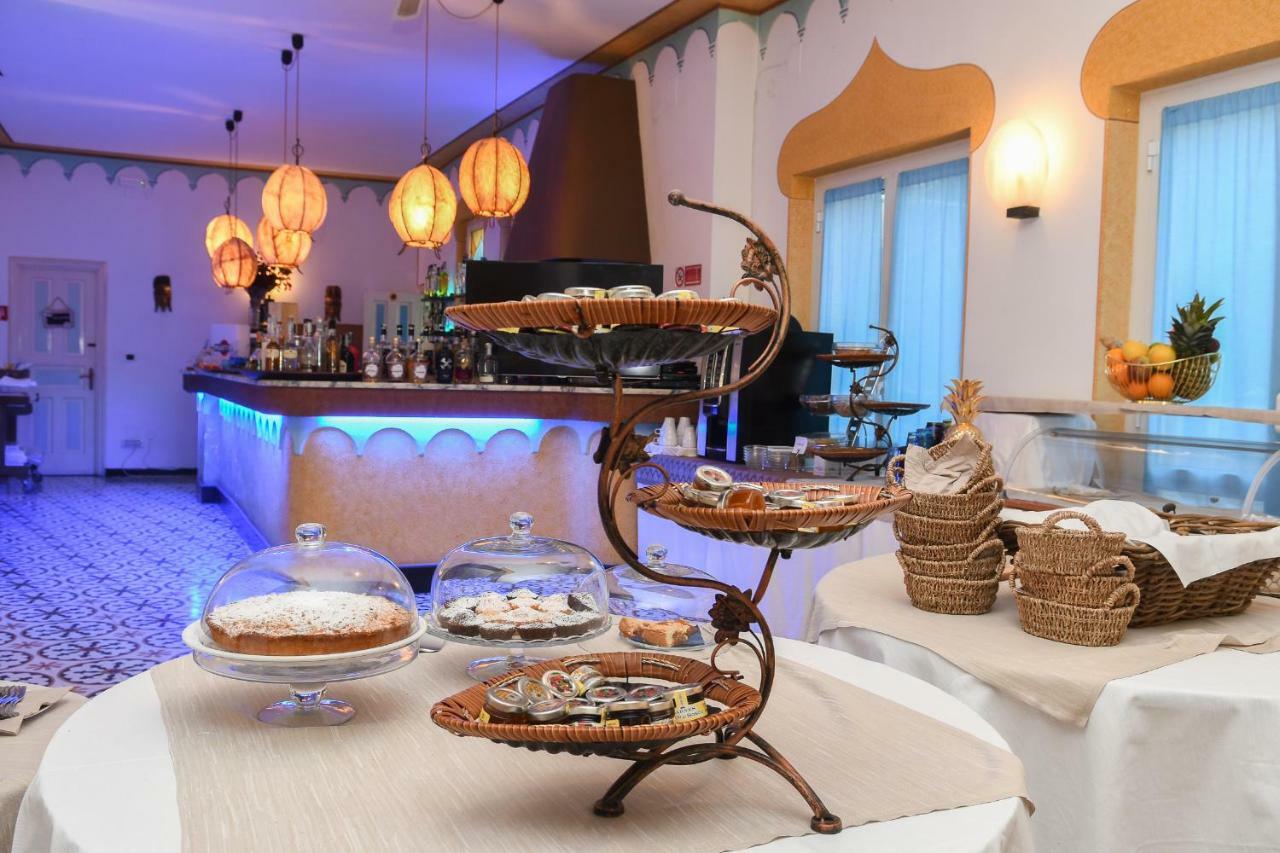 Hotel Arabesque Varigotti Esterno foto
