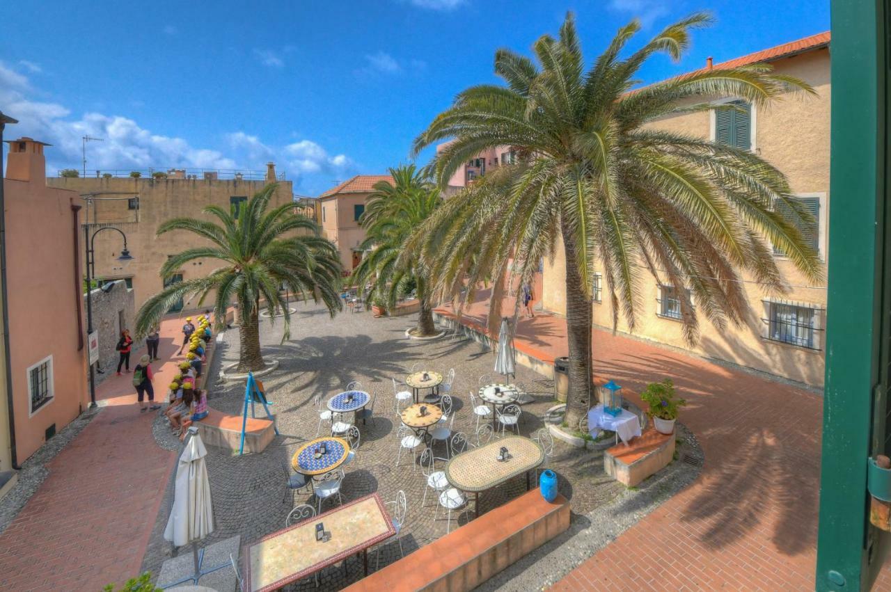 Hotel Arabesque Varigotti Esterno foto