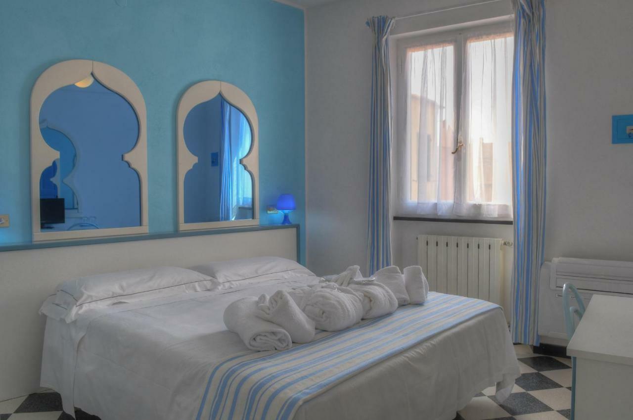Hotel Arabesque Varigotti Esterno foto
